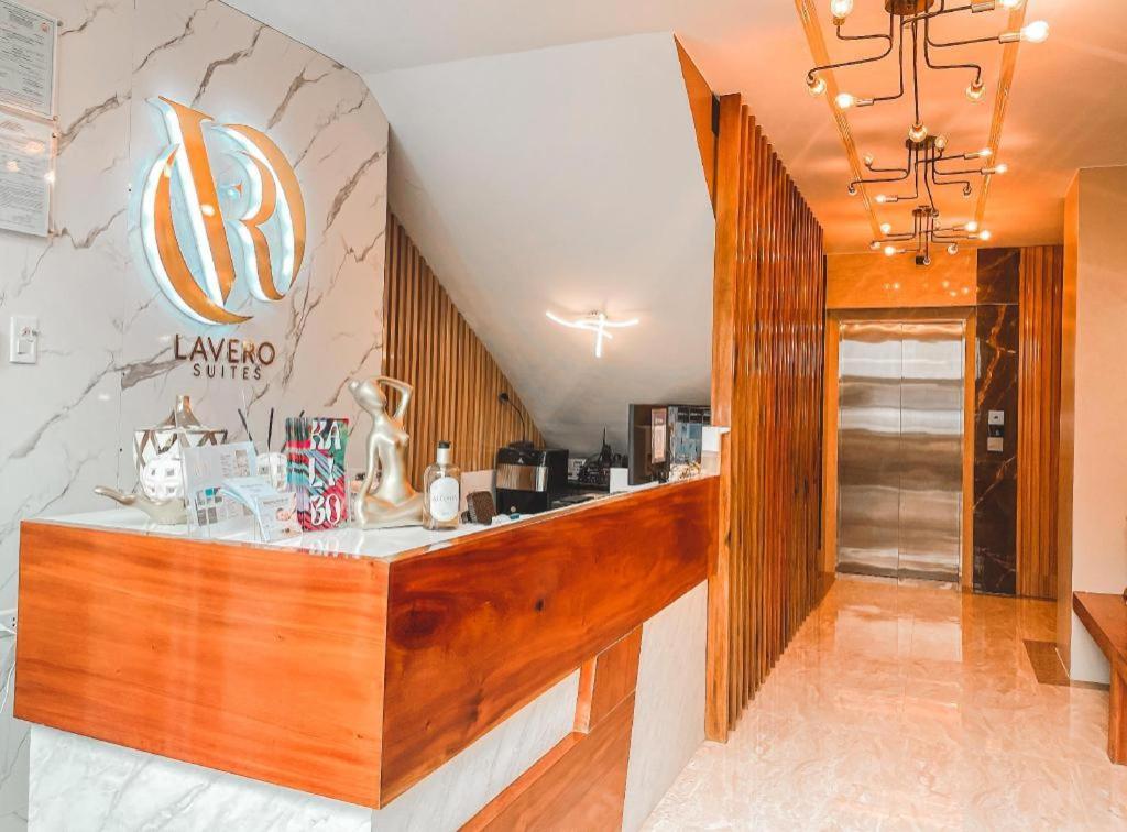 Lavero Suites Kalibo Esterno foto