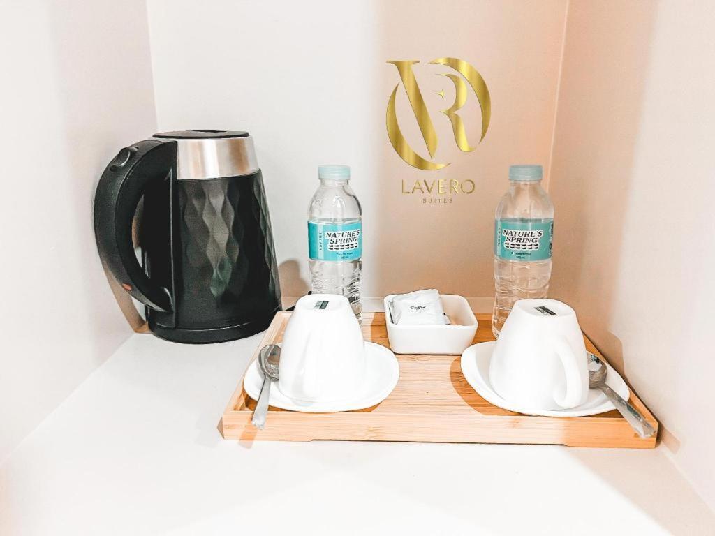 Lavero Suites Kalibo Esterno foto