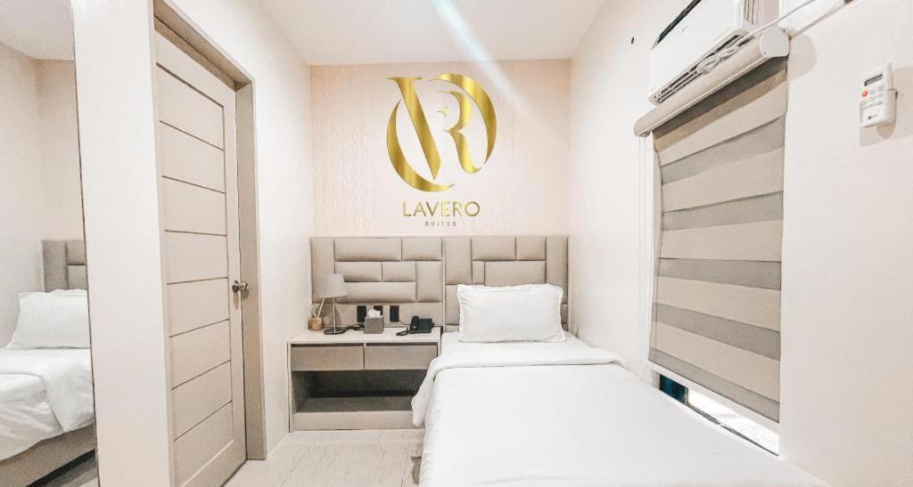 Lavero Suites Kalibo Esterno foto