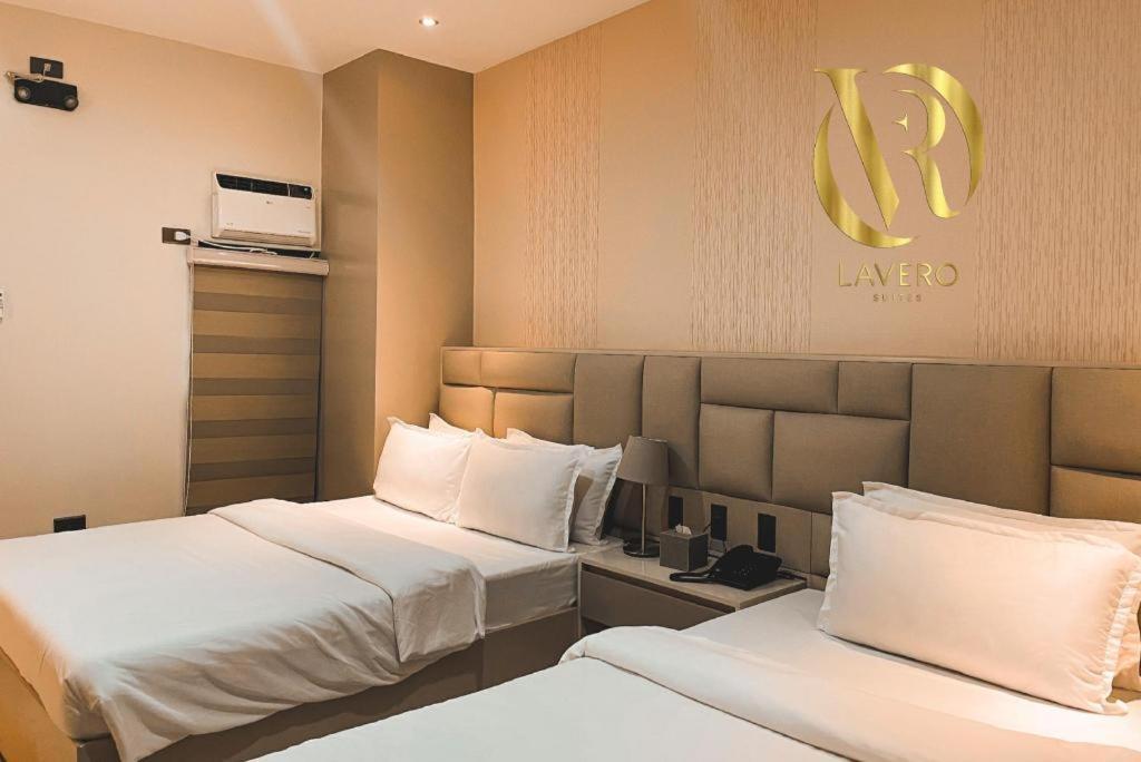 Lavero Suites Kalibo Esterno foto