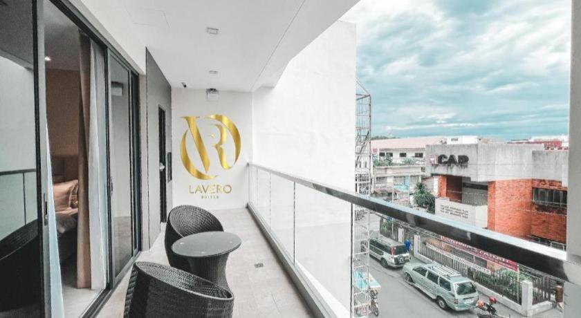 Lavero Suites Kalibo Esterno foto