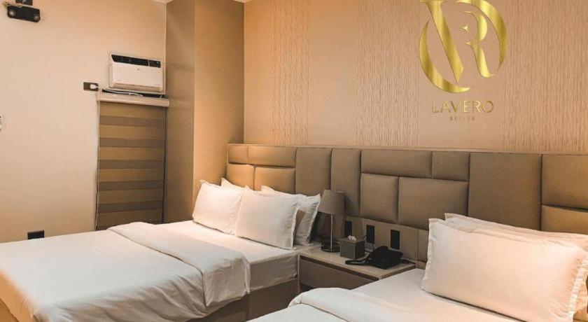 Lavero Suites Kalibo Esterno foto