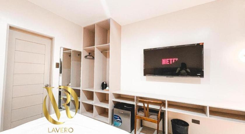 Lavero Suites Kalibo Esterno foto