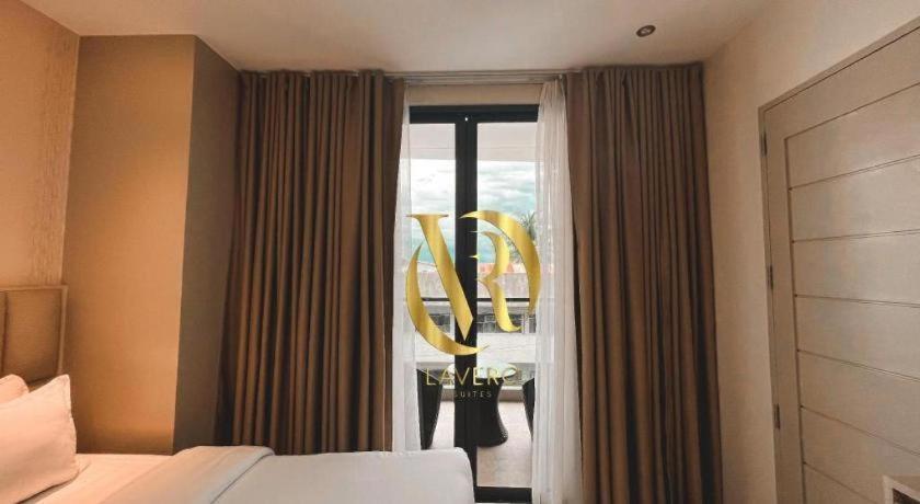 Lavero Suites Kalibo Esterno foto